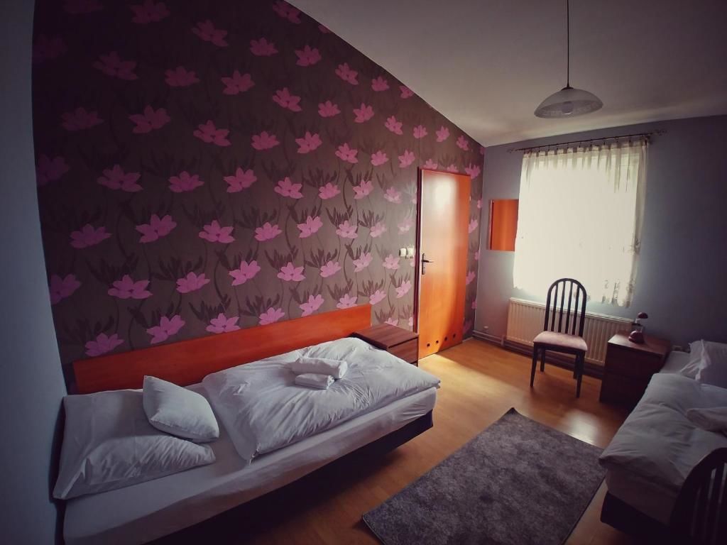 Отель Hotel Komfort Inn - Dwór Hubertus Пекары-Слёнске-54