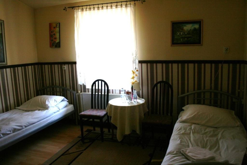 Отель Hotel Komfort Inn - Dwór Hubertus Пекары-Слёнске